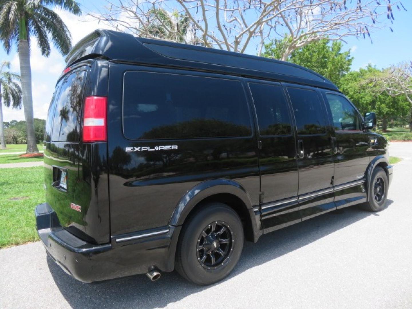 2018 Black /Red GMC Savana G2500 Cargo (1GTW7AFG9J1) with an 6.0L V8 OHV 16V FFV engine, 6A transmission, located at 4301 Oak Circle #19, Boca Raton, FL, 33431, (954) 561-2499, 26.388861, -80.084038 - Photo#13